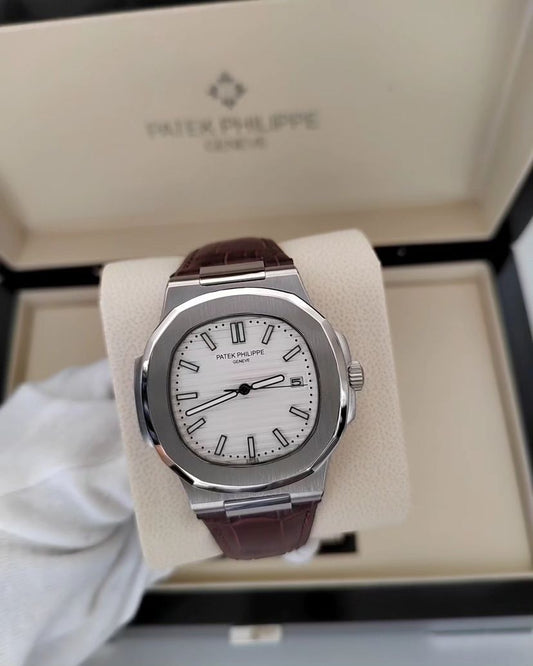 Patek P. Nautilus Couro
